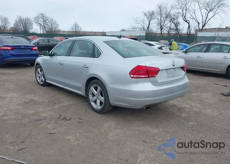2013 Volkswagen Passat 2.5L Se from USA, damaged, VIN 1VWBP7A37DC103651